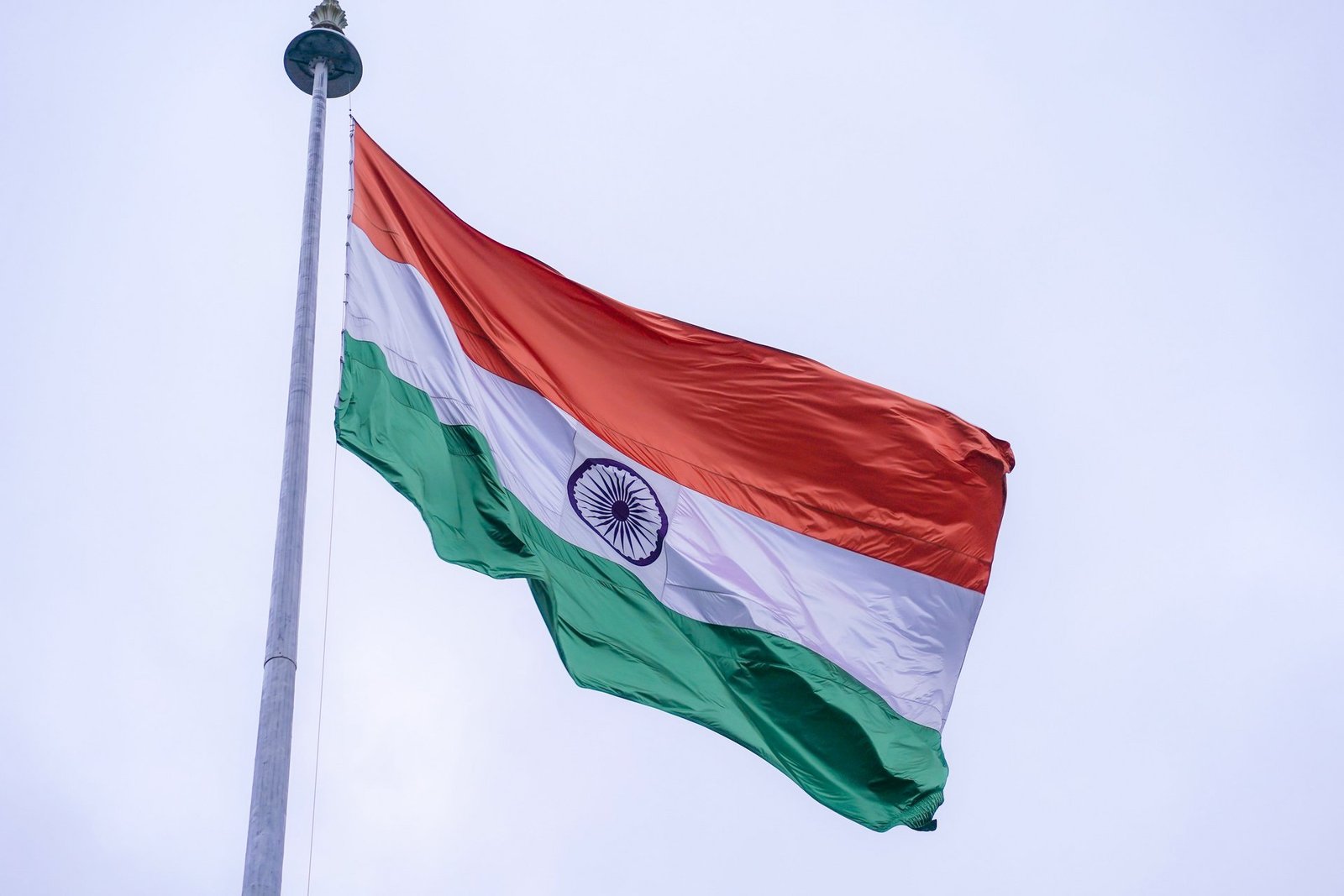 vande bharat achieves milestone speed on chenab bridge